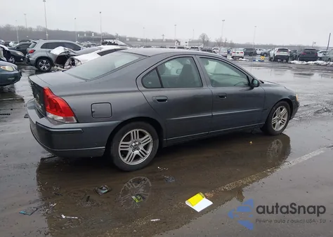 2005 Volvo S60 2.5T z USA, uszkodzony, nr VIN YV1RS592152459255